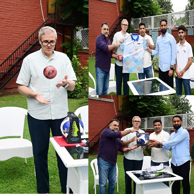 'CM Omar Abdullah meets MLAs, unveils Kashmir Super League jersey'